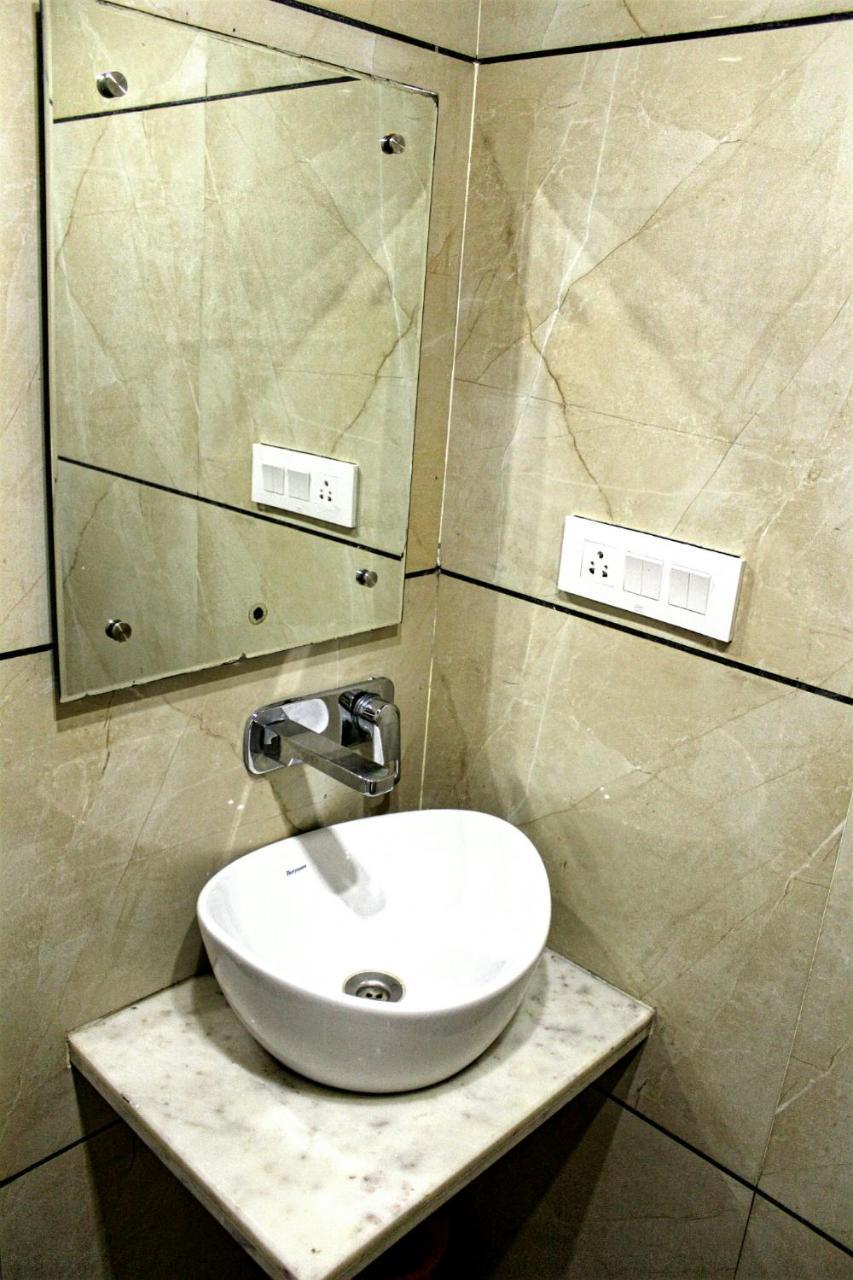 Kaveri Hotel And Restaurant Yamuna Nagar Экстерьер фото