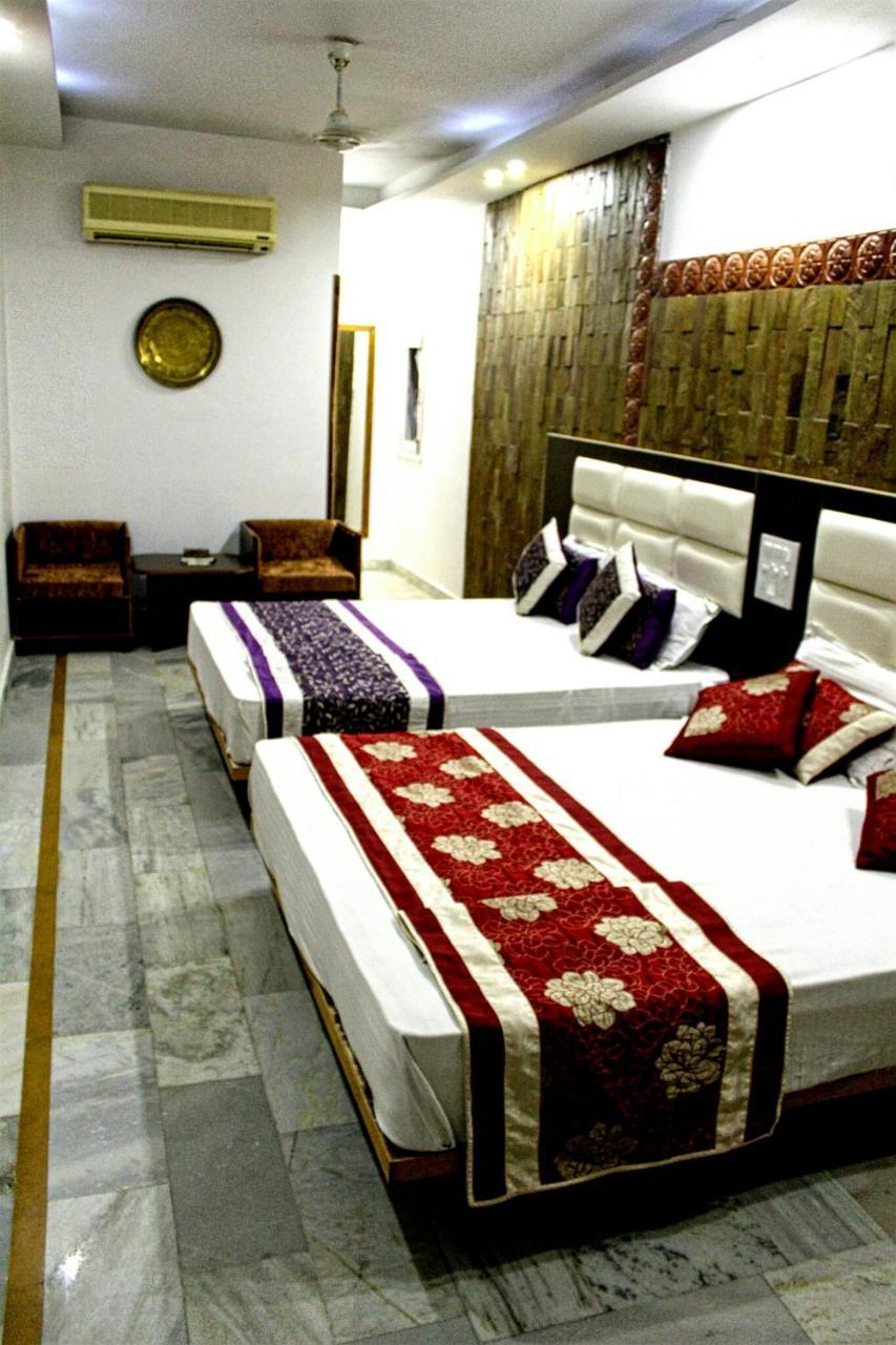 Kaveri Hotel And Restaurant Yamuna Nagar Экстерьер фото